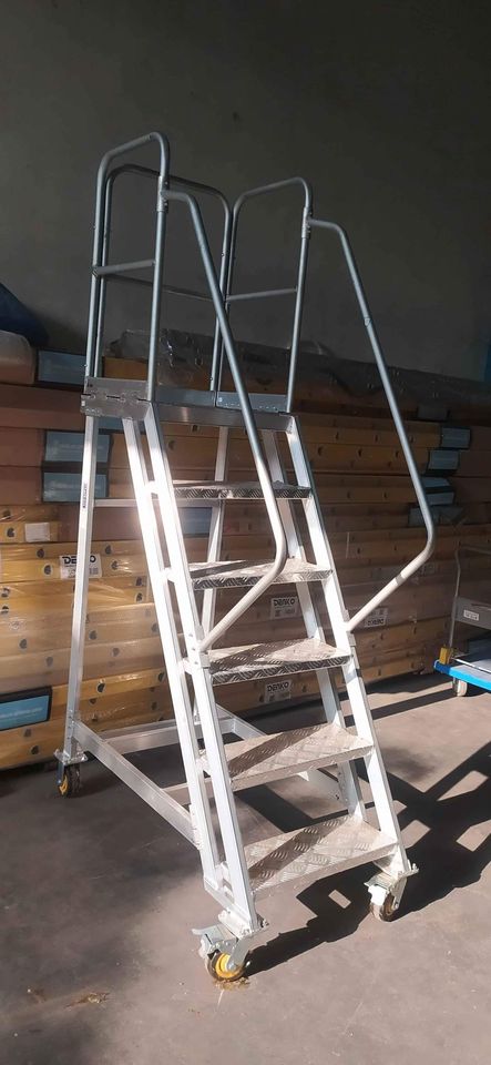 Tangga dorong Rolling Ladders Mobile stairs 2 meter - Gambar 3